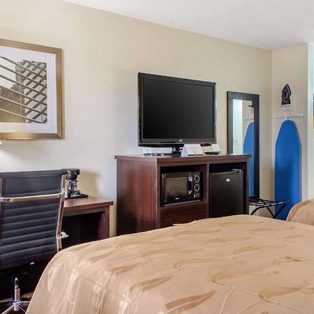 Quality Inn McComb Buitenkant foto