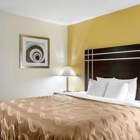 Quality Inn McComb Buitenkant foto
