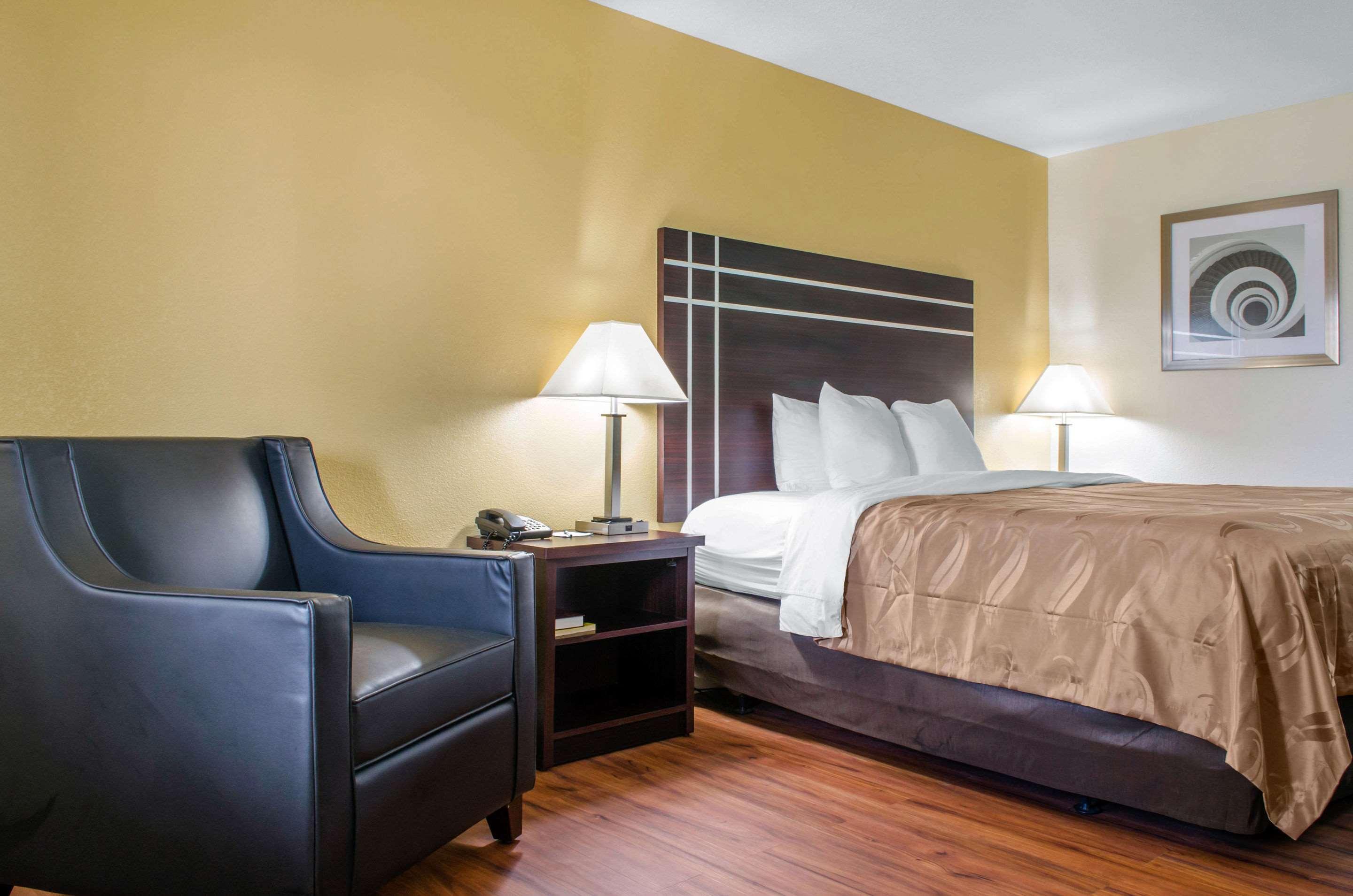 Quality Inn McComb Buitenkant foto