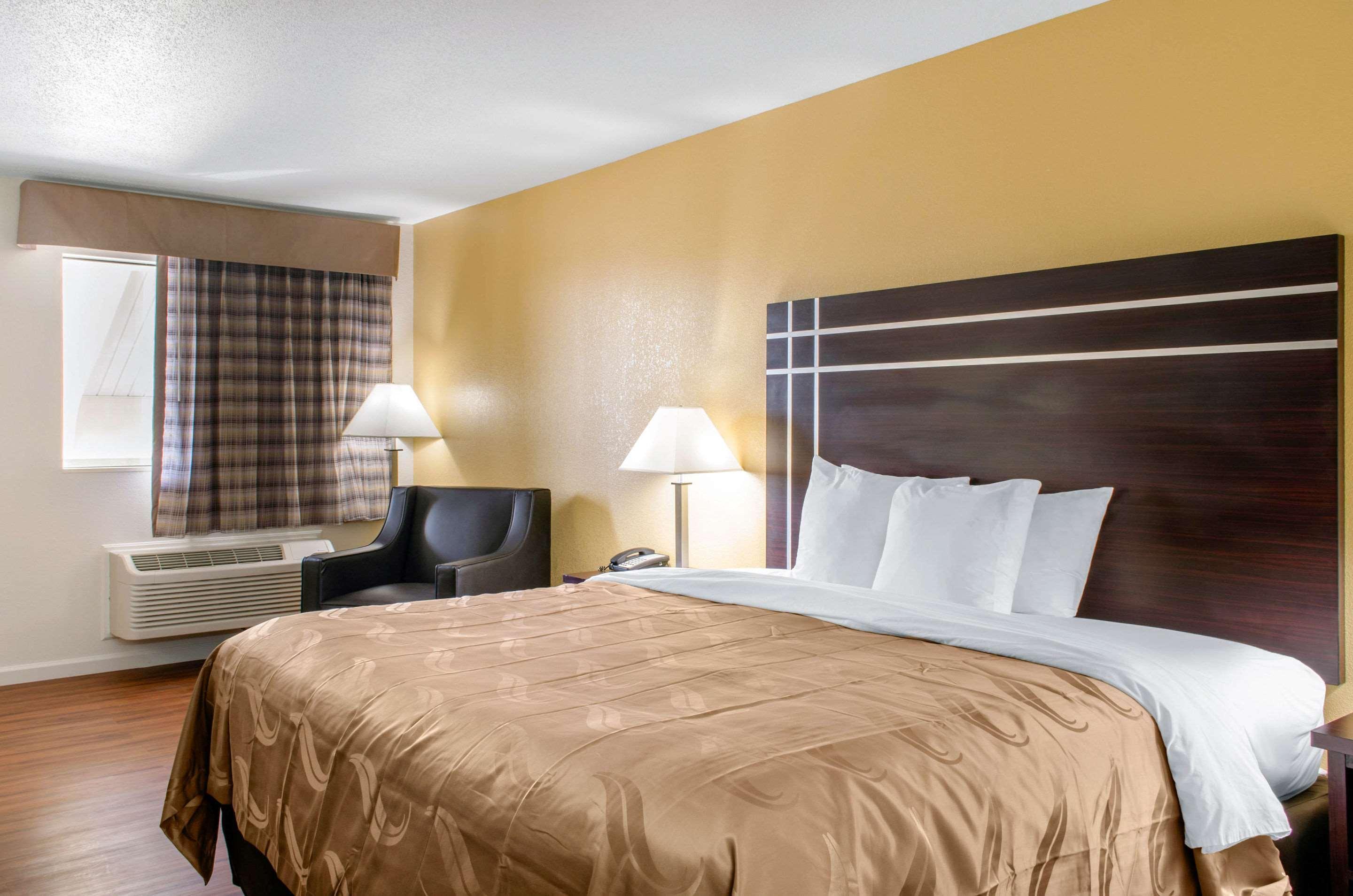 Quality Inn McComb Buitenkant foto