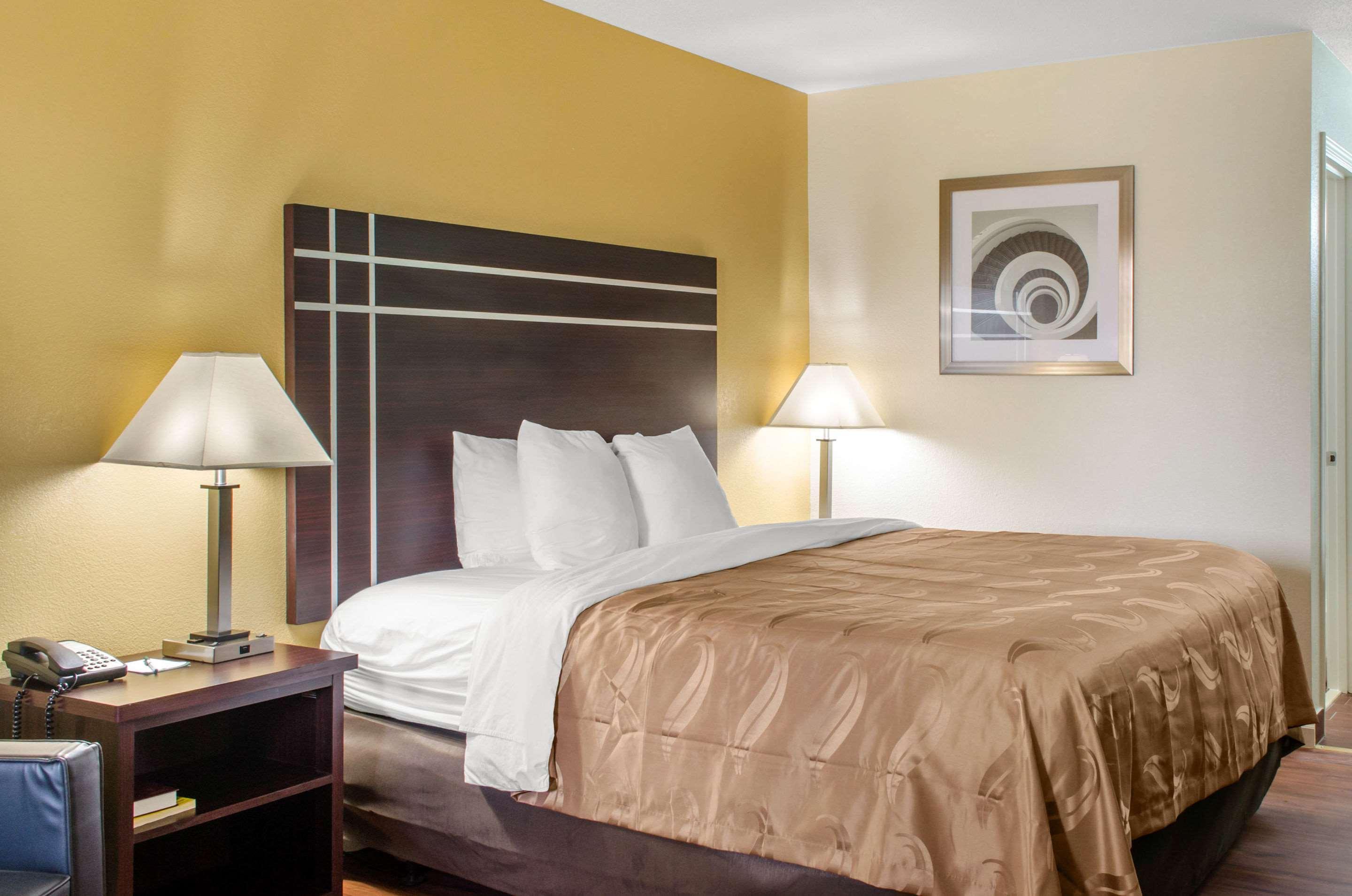 Quality Inn McComb Buitenkant foto