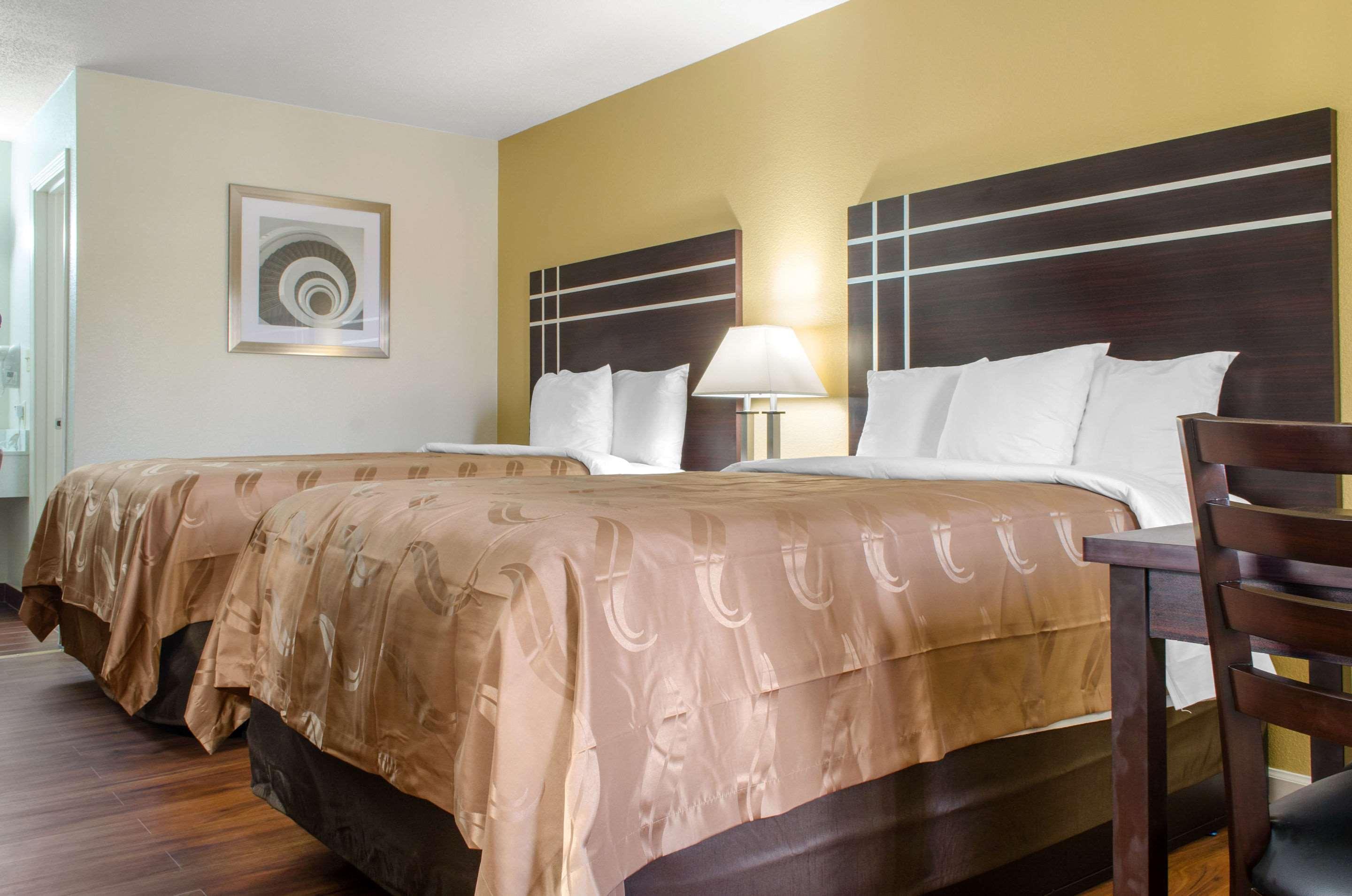 Quality Inn McComb Buitenkant foto