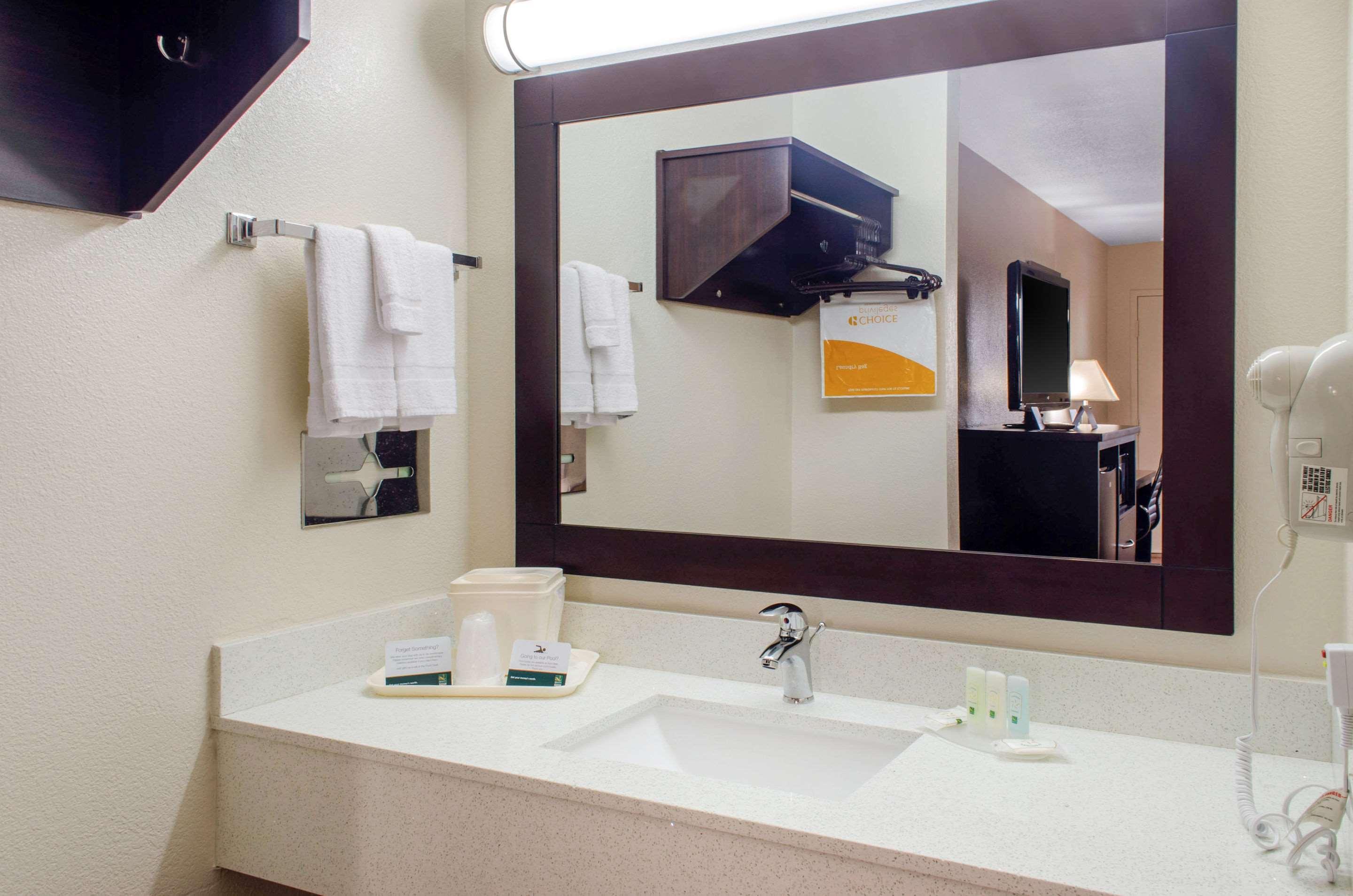 Quality Inn McComb Buitenkant foto