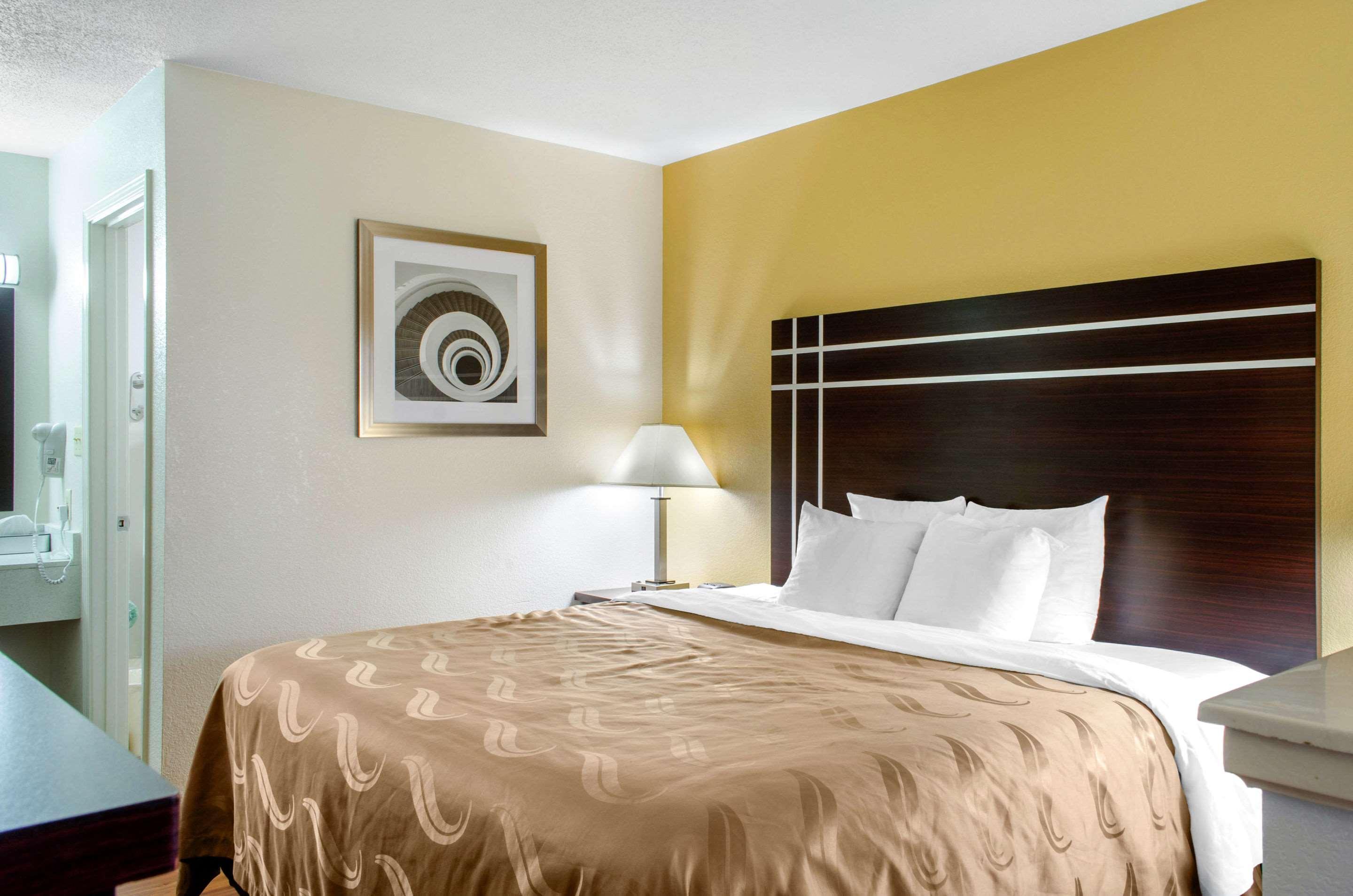 Quality Inn McComb Buitenkant foto