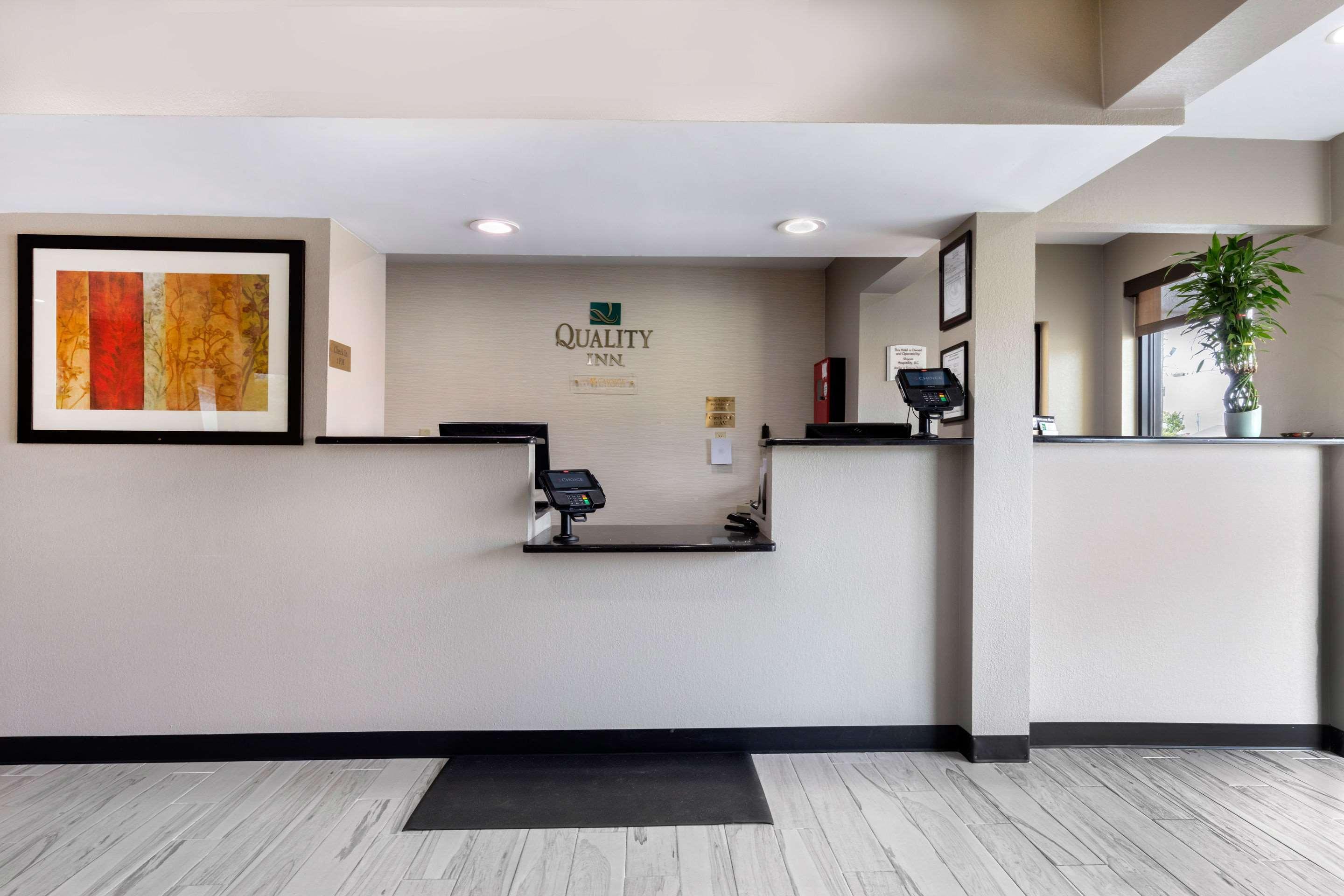 Quality Inn McComb Buitenkant foto