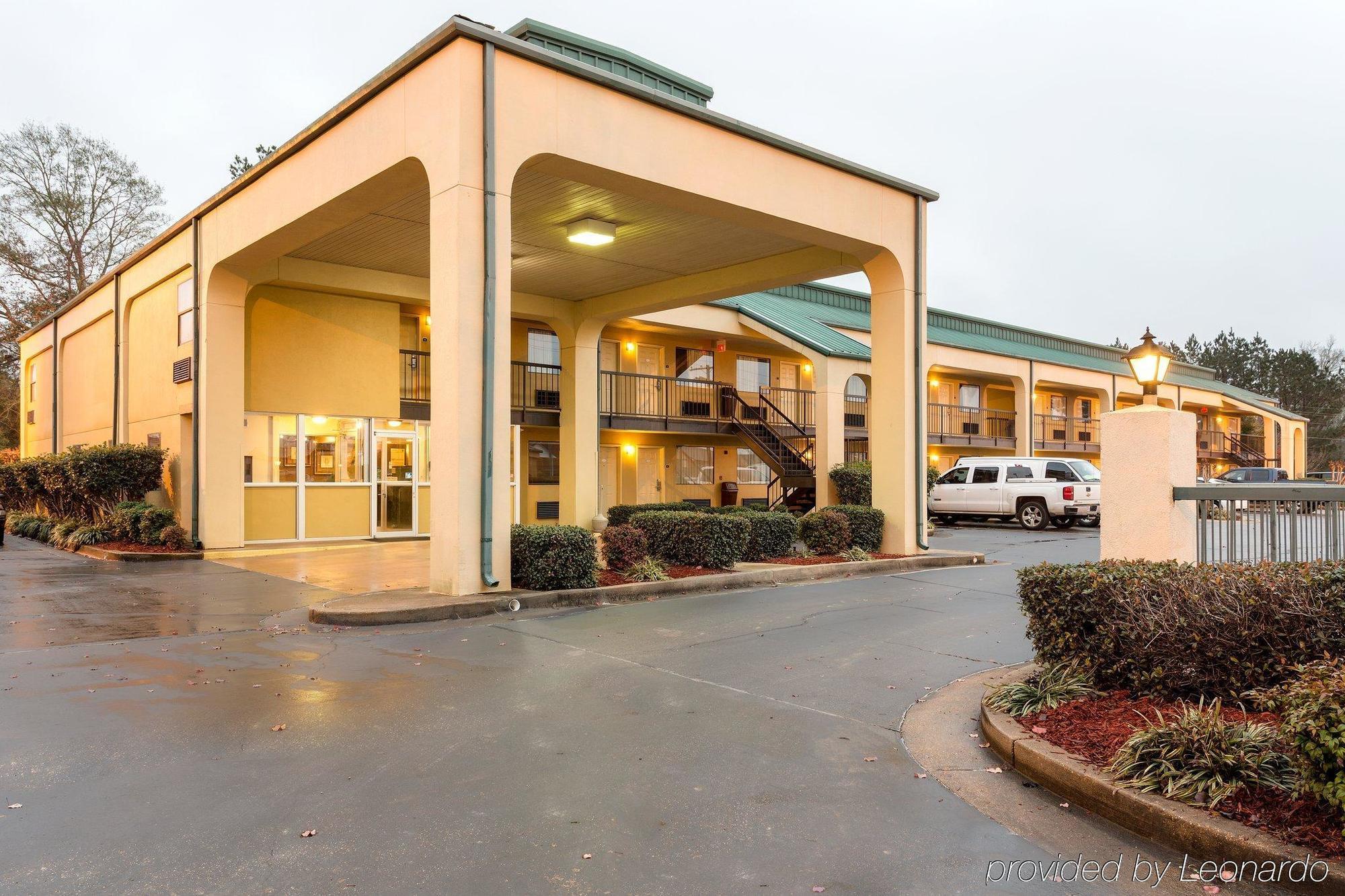 Quality Inn McComb Buitenkant foto