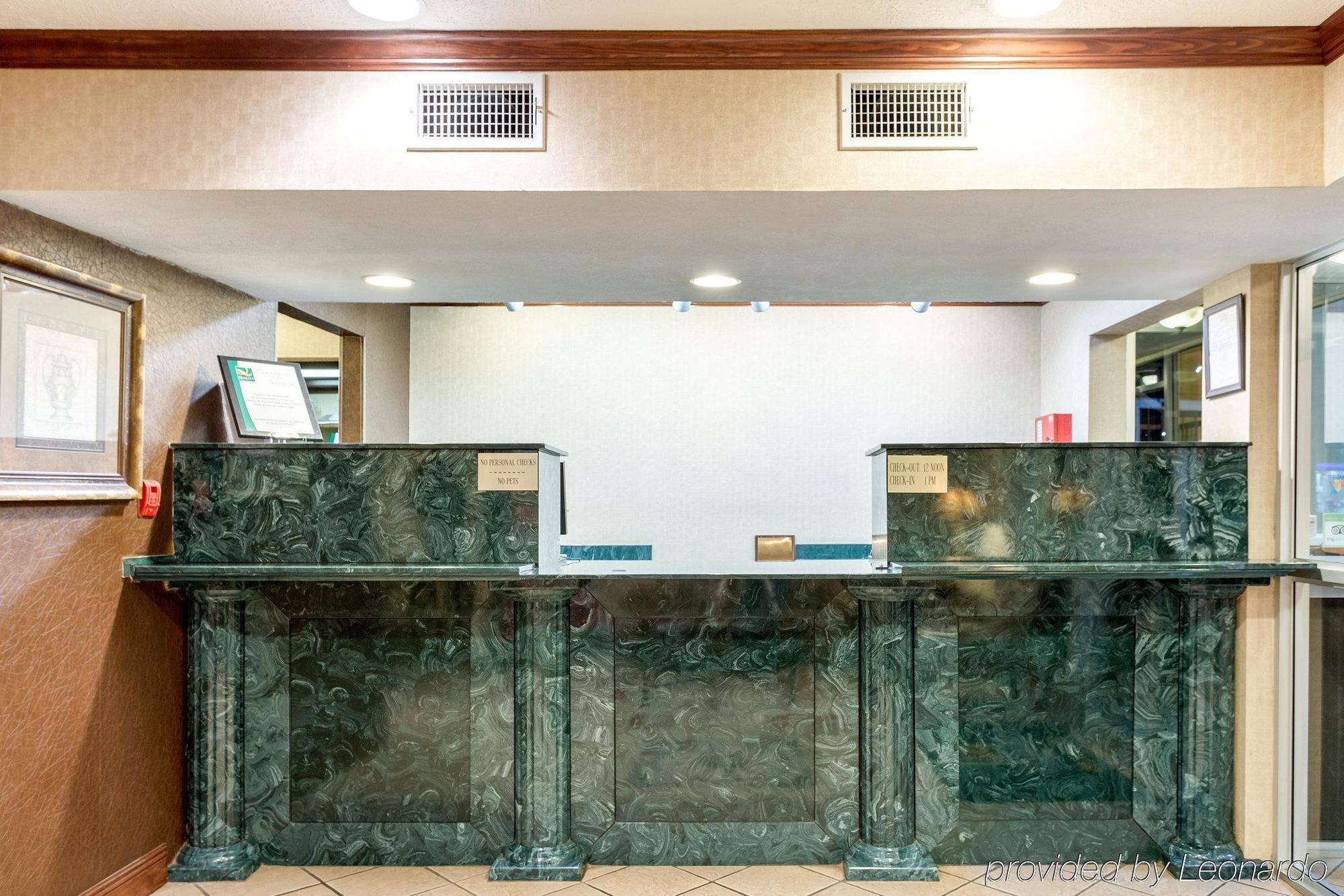 Quality Inn McComb Buitenkant foto