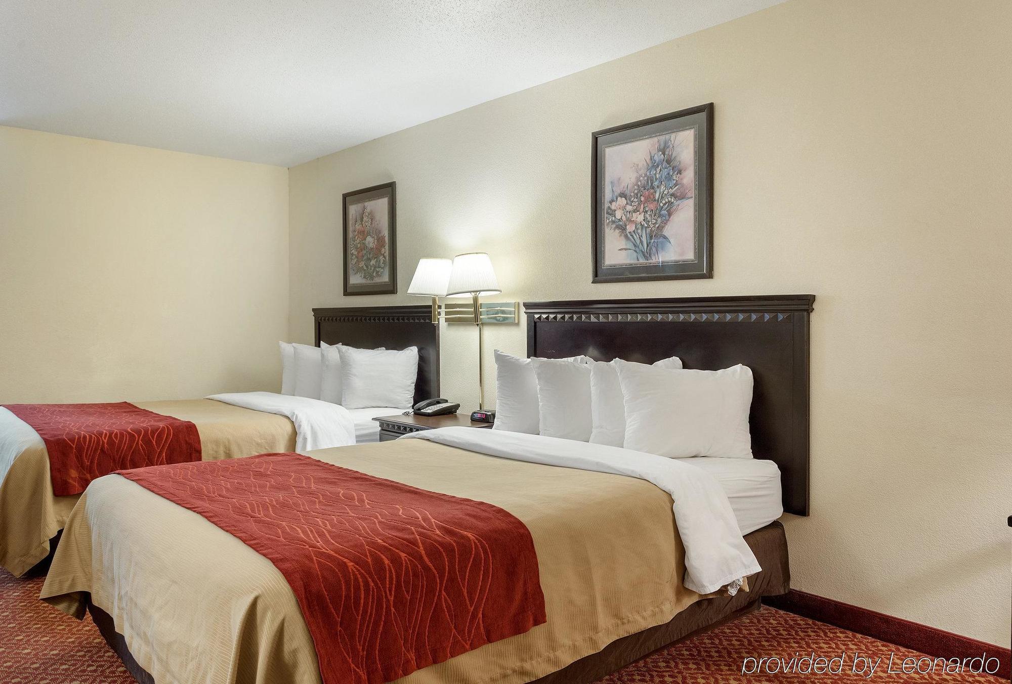 Quality Inn McComb Buitenkant foto