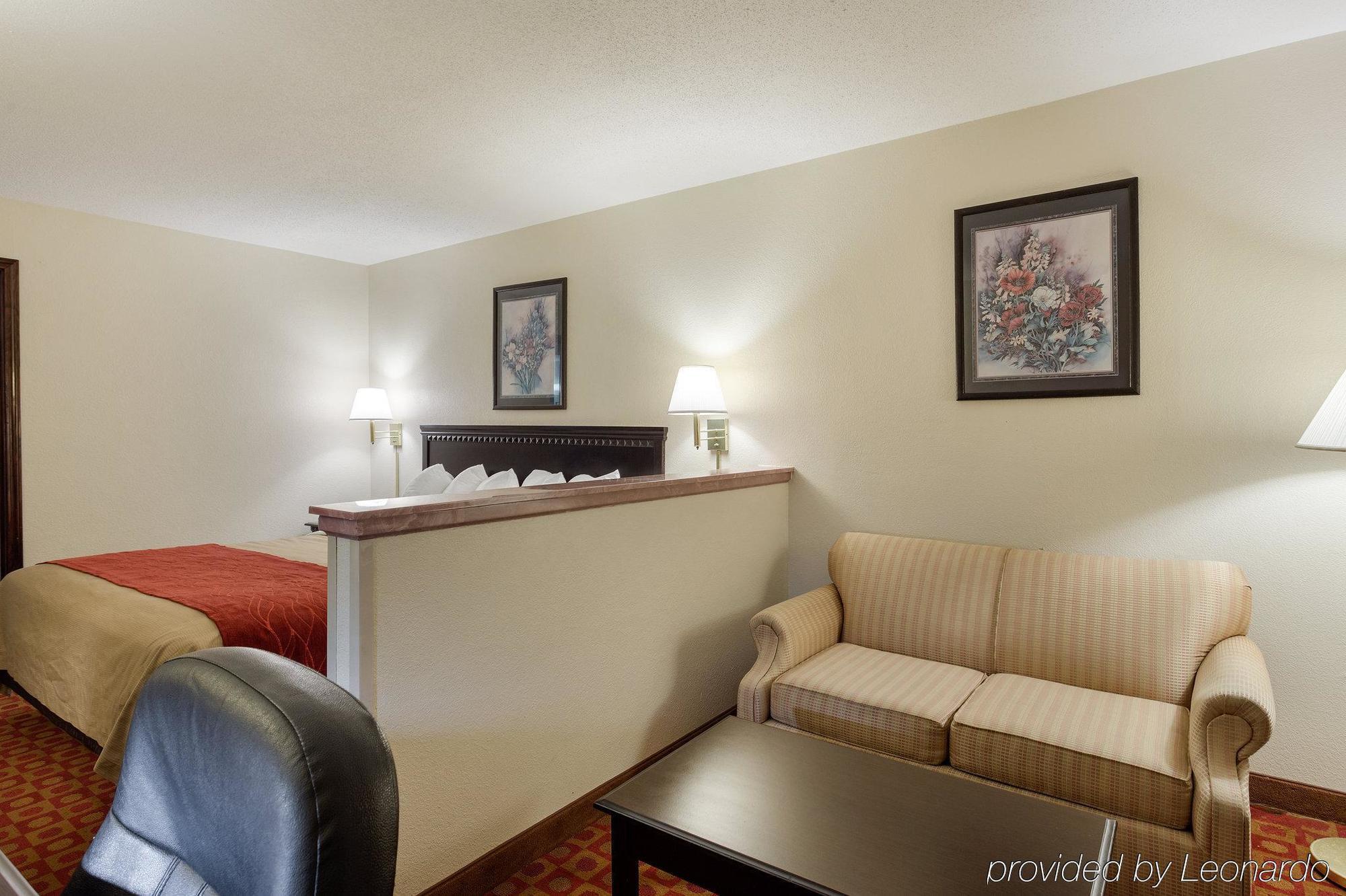 Quality Inn McComb Buitenkant foto