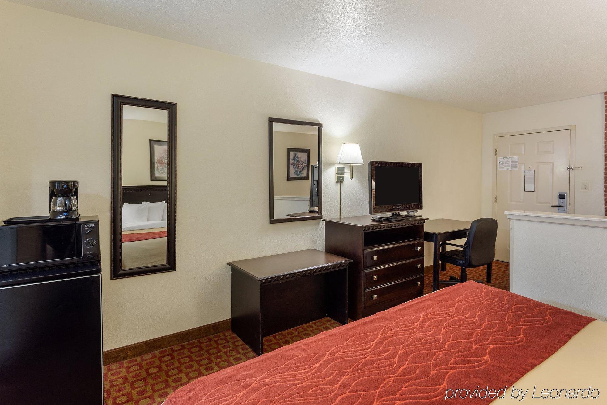 Quality Inn McComb Buitenkant foto