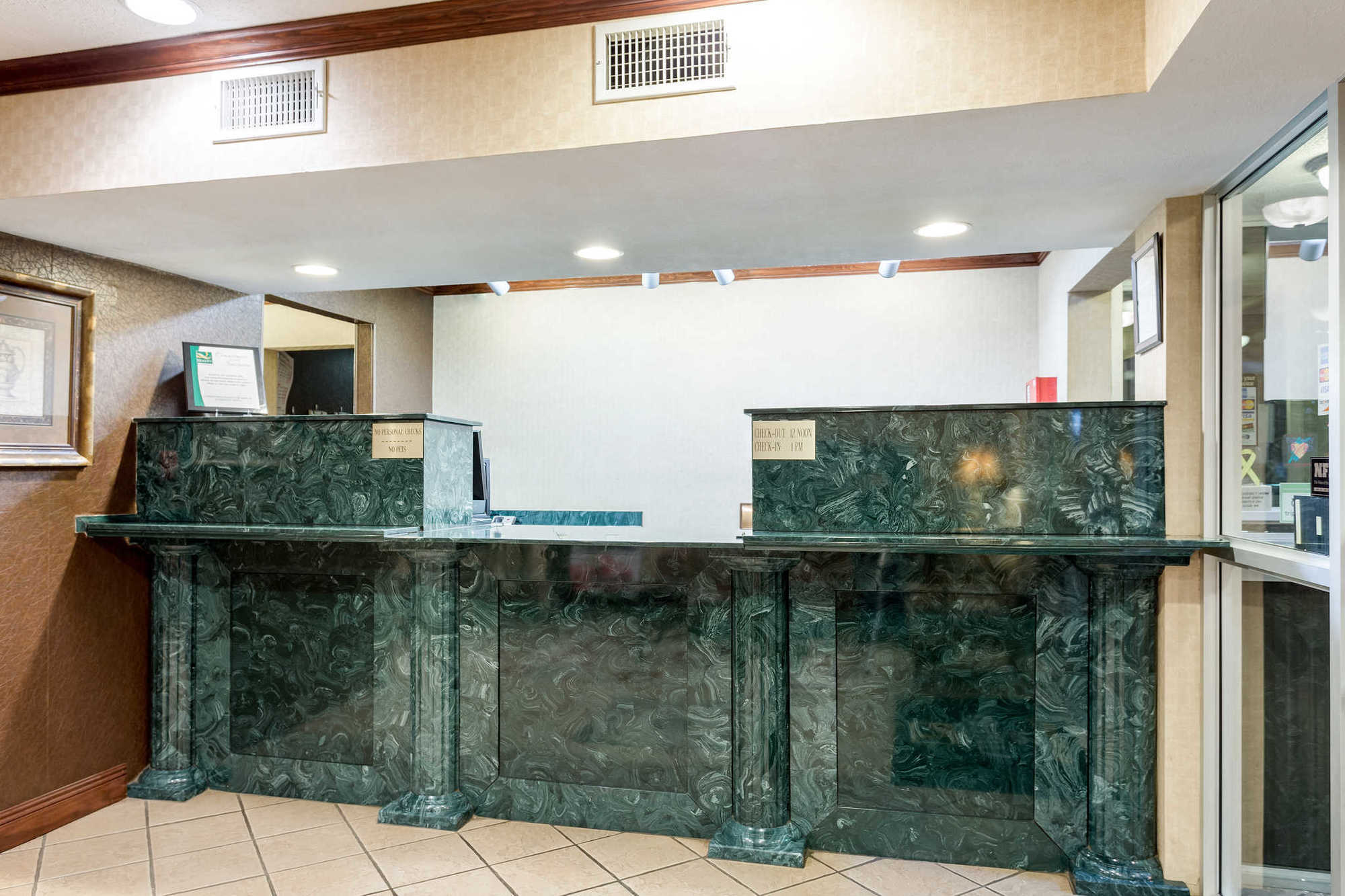 Quality Inn McComb Interieur foto