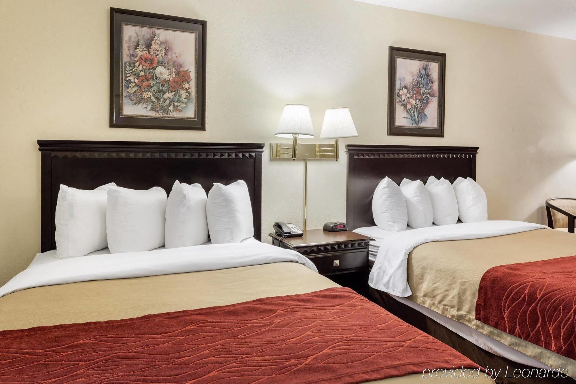 Quality Inn McComb Buitenkant foto