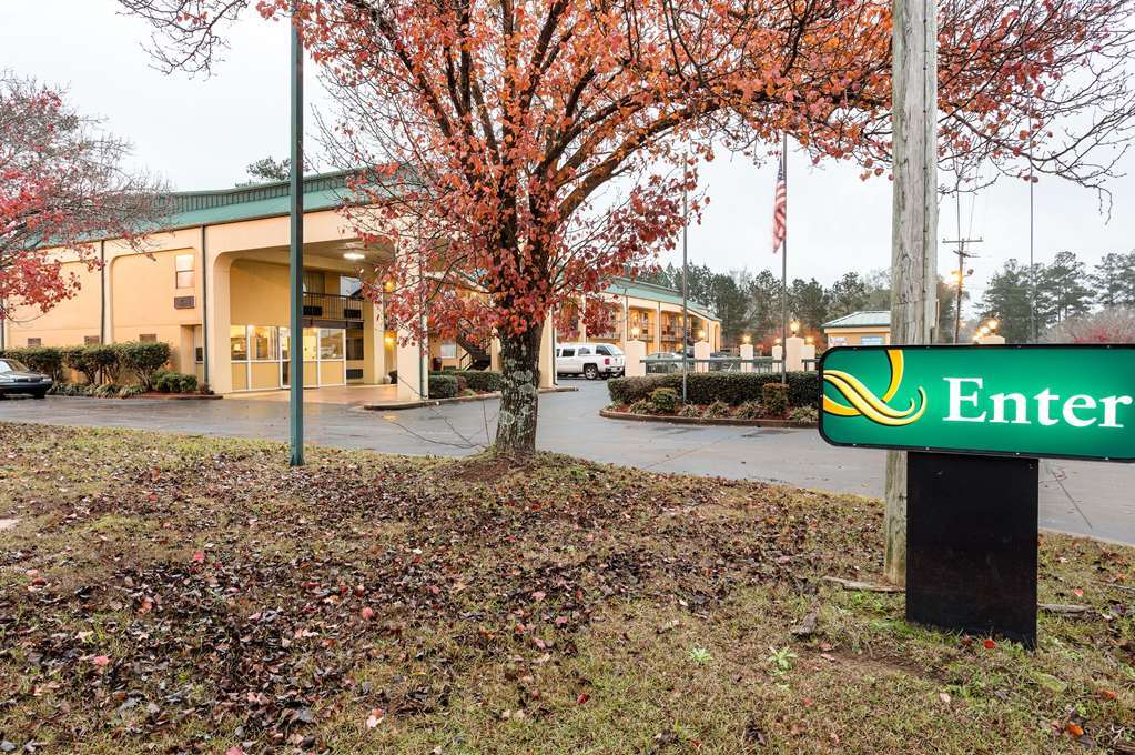 Quality Inn McComb Buitenkant foto